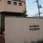 YOSHI - そと