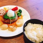 肉食家さんのハンバーグ にくきゅうグリル - 