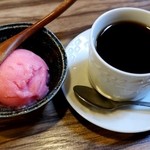 炭火焼肉 丸勢 - アイスクリーム＆コーヒー