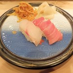 松にぎりの鯛とマグロ