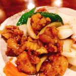 梅里 - 黒酢酢豚   500円   餡は少なめ