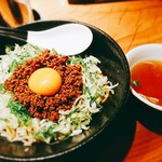 Azabu menbou doraichi - ★★★★汁なし担々麺 1100円 太めのシコシコ麺に辛めのミンチが乗ってるだけ。普通に美味しいけどCP悪すぎ！