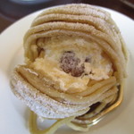 アンファン・ルミエール  - 生クリームとスポンジと栗が層に！