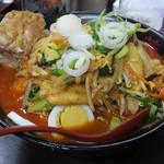 旨辛タンメン 荒木屋 - 五目味噌タンメン（麺少なめ）950円、チャーシュー100円