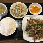 中華料理 金海閣 - ニラレバ炒め定食