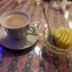 ロイヤル ナン カレー - ホットチャイとクルフィ