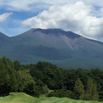 Grandy Karuizawa Golf Club - コースから眺める浅間山