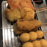 串カツ田中 - 紅ショウガ、牛カツ、レバカツ、うずら、レンコン等