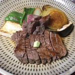 300グラムヒレステーキ  ソースに脂が浮いていないのが分かるでしょうか？