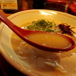 濃厚とんこつラーメン 一鶴 - 濃厚だがまろやかな豚骨スープ（2018年12月）