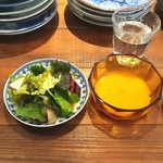 ブリコラージュ ブレッド アンド カンパニー ダイニング・カフェ - 20181214　温州みかんとニンジン、ローズマリーのポタージュスープ。濃度があって、美味しいしあたたまる♡