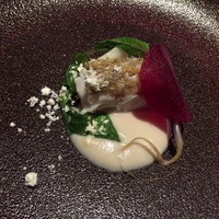 山地陽介 - 白甘鯛 かぶのピューレ ごま油パウダー