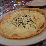 カレーの店 マボロシ - 【2011.10　再訪】　美味し！多分ガーリックピザ450円