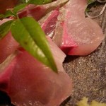 居酒屋 遊膳 - シマアジの造り(980円)