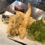 TsuruTonTan Udon Noodle Brasserie - 