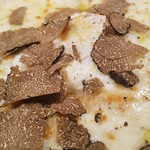 フレイズ フェイマス ピッツェリア - 「トリュフ ピッツァ」　Truffle pizza