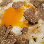 フレイズ フェイマス ピッツェリア - 「トリュフ ピッツァ」　Truffle pizza