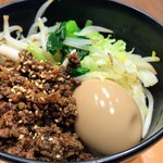 Tedukuritenshimpoarijou - 担仔飯　八角弱め　「台湾！」というよりはクセのない肉味噌ご飯に仕上げてある感じでした。