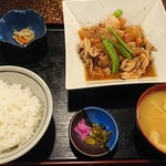 Kaizoku - 豚大根煮定食