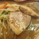 若水 - みそラーメン（分厚いチャーシュー）