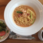 亀楽亭 - 小海老とアスパラガス入り アメリケーヌクリームソーススパゲッティ　１３４０円　＆　サラダ＆スープセット　３１０円　(2018/12)