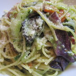 ベーコンとほうれんそうのジェノベーゼ・近景