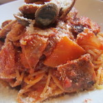 オルトラーナ - 稲城野菜とあさりのトマトソース・近景