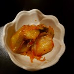 一人焼肉専門店 原始人 - セットのキムチ