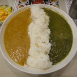 Indonoshinchankare - チキンカレー+ほうれん草のカレー