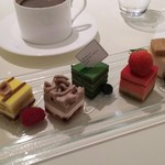 パティスリー・サダハル・アオキ・パリ 丸の内店 - 