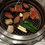 焼肉館彩炉 - 肉と壺漬けカルビ