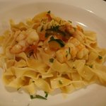 ラ・カパンニーナ - パスタ：赤海老とズッキーニの手打ちパスタ