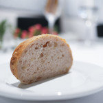 イル コラッツィエーレ - 自家製 クルミのパン☆