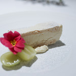 イル コラッツィエーレ - メレンゲ生地で挟んだマスカルポーネチーズのセミフレッド☆