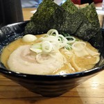 クリーミーTonkotsuラーメン 麺家 神明 - とんこつ