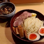 山崎麺二郎 - 「つけめん(大盛 400g)」+「味付け玉子」+「メンマ増し」+「チャーシュー増し」