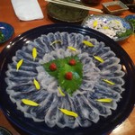 綺麗なふぐ刺し