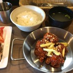 KOREAN DINING 7Mac - ヤンニョムチキン定食