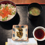 和食処ふくろう - 紅白丼