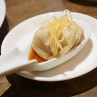 手包み小籠包と肉汁餃子 小巷燈_0