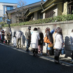 尾花 - 開店前の行列