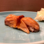 うを徳 - 赤貝（握り）