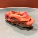 うを徳 - 赤貝のひも（握り）