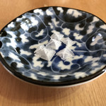 新海塩産業 - 美しいピラミット結晶