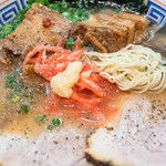 幸福軒 - チャーシューと豚の角煮マシマシ麺