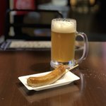 Jibiru Dokoro Bakkasu Shouwa Yokochou Ten - ブラート ヴルスト フランク、生ビール