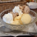 灯 - ブリュレ アイス付き