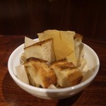 ボッテガ - フォカッチャ、バケット　パーネカラザウ