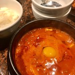 焼肉・韓国料理 KollaBo - 純豆腐チゲ❗️
辛そうだけど、そこまで辛くなくて、くせになる！
ご飯がめちゃんこ進むやつ！