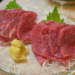 炭火焼肉 丸三 - 信州名物馬刺し